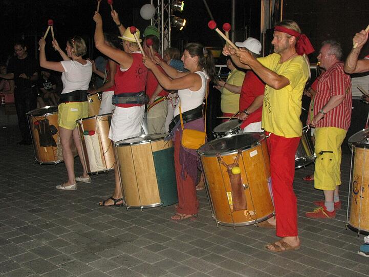 Die Samba-Band Sole Luna beim Stadtteilfest.