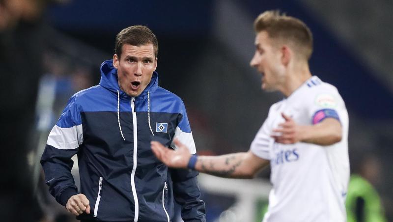 Entsetzen beim HSV: Die Hamburger vorlieren mit 1:2 gegen den 1. FC Magdeburg. Entsetzen beim HSV: Die Hamburger vorlieren mit 1:2 gegen den 1. FC Magdeburg.