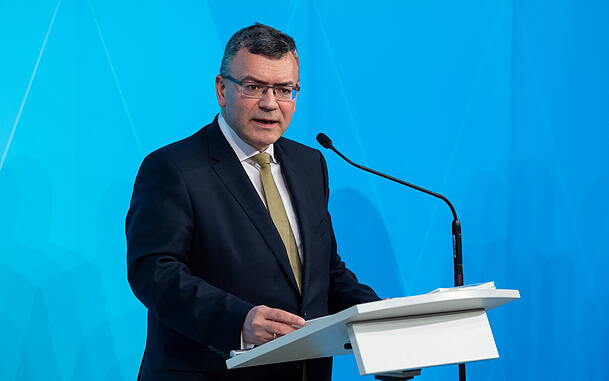 Florian Herrmann. Florian Herrmann.