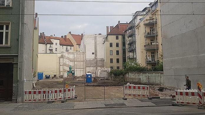 An der Franziskanerstraße 15 wollte Euroboden luxuriöse Wohnungen bauen. Nun bietet der Immobilienentwickler das Grundstück zum Verkauf an.