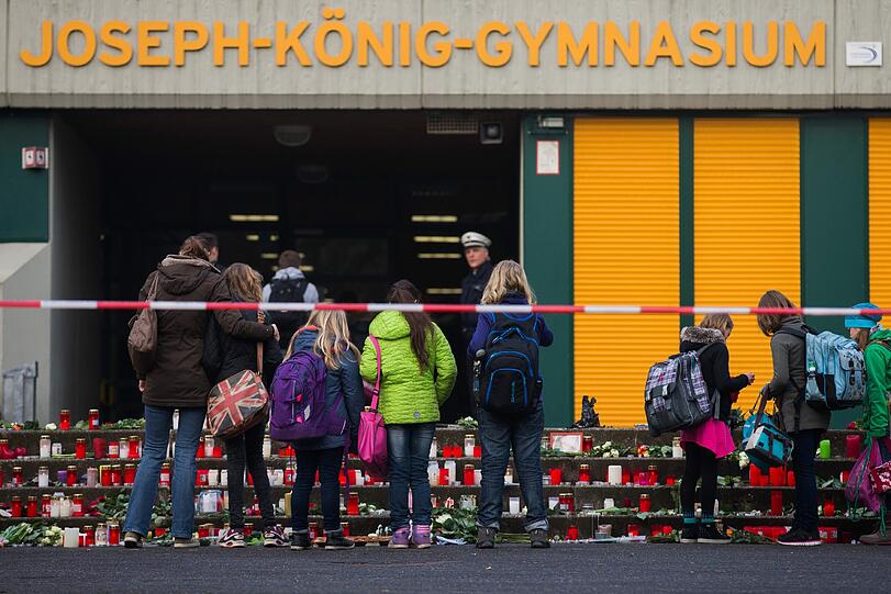 Nach dem Absturz der Germanwings-Maschine in Frankreich: Schüler trauern in Haltern um ihre toten Freunde