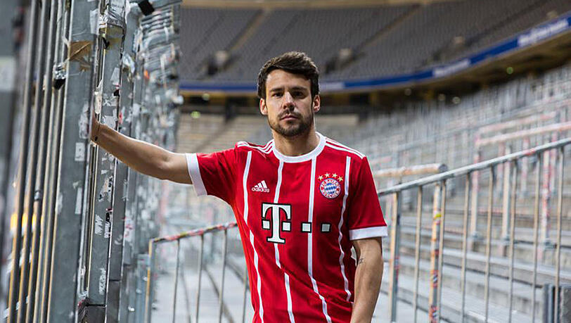 Juan Bernat in der neuen Spielkleidung des FC Bayern. Juan Bernat in der neuen Spielkleidung des FC Bayern.