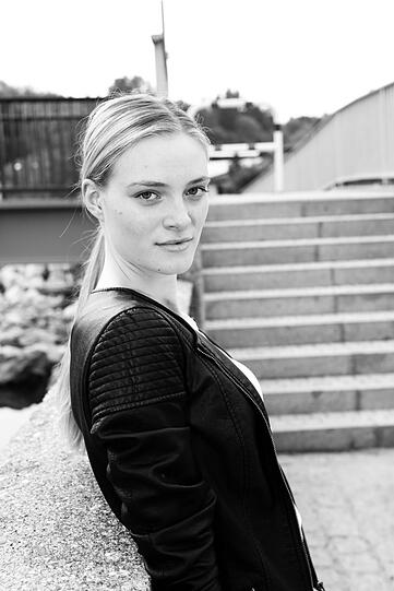Miriam Liesting (19, Unterschleißheim)
1. Ich kann nicht leben ohne: Reisen, Musik und Sonnenschein 
2. Mein Vorbild ist: Ich mache das Beste aus mir selbst 
3. Bei München denke ich an: Laue Sommernächte an der Isar
