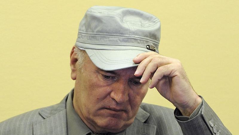 Der ehemalige serbische General Ratko Mladic sitzt im Juni 2011 auf der Anklagebank des UN-Kriegsverbrechertribunals in Den Haag. Der ehemalige serbische General Ratko Mladic sitzt im Juni 2011 auf der Anklagebank des UN-Kriegsverbrechertribunals in Den Haag.