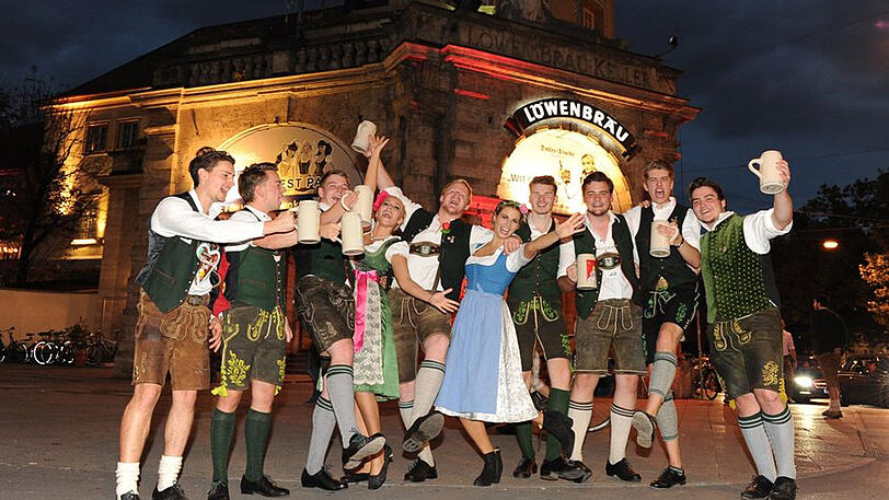 Wiesn-Party ohne Sperrstunde: So schön ist es im Wiesnzelt am Stiglmaierplatz.