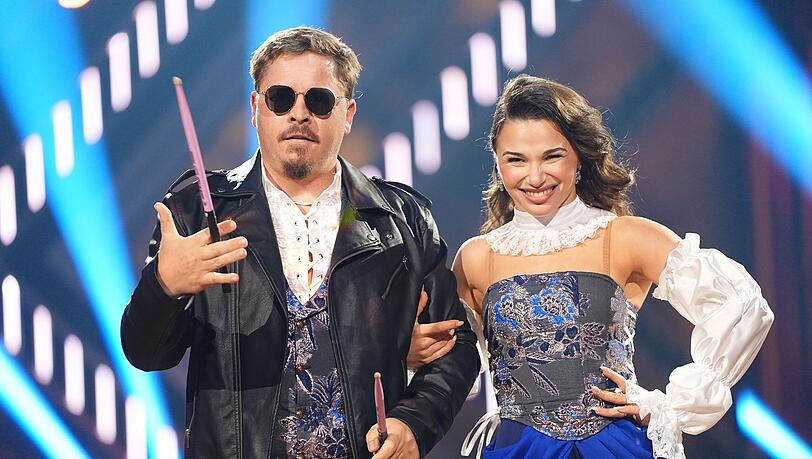 "Tokio Hotel"-Drummer Gustav Schäfer sprach bei "Let's Dance" offen über die Schattenseiten seines frühen Ruhms. "Tokio Hotel"-Drummer Gustav Schäfer sprach bei "Let's Dance" offen über die Schattenseiten seines frühen Ruhms.