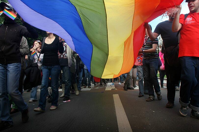 Christopher-Street-Day in Bukarest: Heuer waren 300 Menschen dabei. "Die müssen verrückt sein oder nichts mehr zu verlieren haben", sagt Maria. "Wenn dein Boss das erfährt, wird er einen Grund finden, dir zu kündigen."