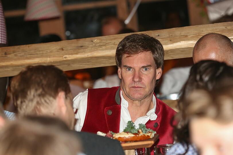 Carsten Maschmeyer im Käfer.