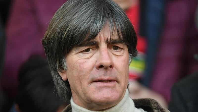 Bundestrainer Joachim Löw beobachtet die Spieler. Foto: Patrick Seeger/dpa/Archivbild Bundestrainer Joachim Löw beobachtet die Spieler. Foto: Patrick Seeger/dpa/Archivbild