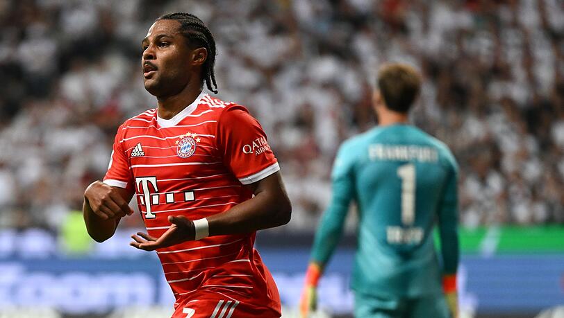 Bayerns Serge Gnabry jubelt nach seinem Tor zum Bundesliga-Auftakt gegen Eintracht Frankfurt in altbekannter Manier. Bayerns Serge Gnabry jubelt nach seinem Tor zum Bundesliga-Auftakt gegen Eintracht Frankfurt in altbekannter Manier.