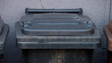 270 Liter passen in eine herkömmliche Restmülltonne. (Symbolbild)