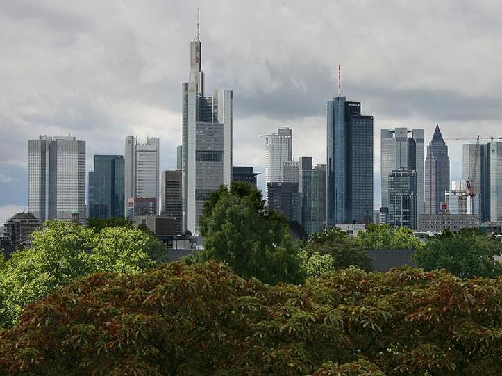 Die Skyline von Frankfurt: Hier sitzt das Geld.