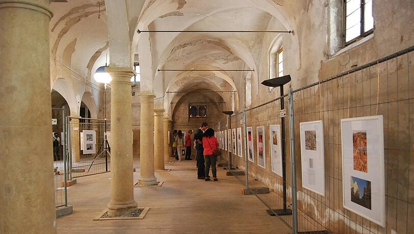 Der Marstall ist ein idealer Ort für Ausstellungen: Momentan ist dort „Landshut – damals und heute“ zu sehen. Der Marstall ist ein idealer Ort für Ausstellungen: Momentan ist dort „Landshut – damals und heute“ zu sehen.