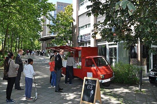 Noch bis Freitag gibt in Neuperlach Gratis-Eis für den guten Zweck.