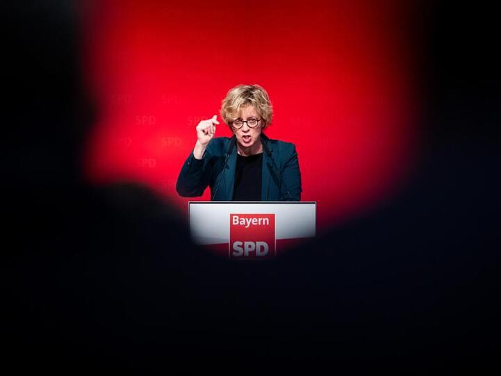 Natascha Kohnen, Landesvorsitzende der SPD in Bayern, spricht beim Landesparteitag. Foto: Daniel Karmann/Archivbild