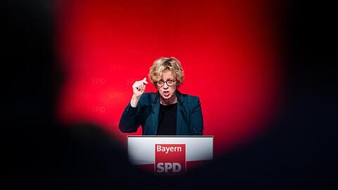 Natascha Kohnen, Landesvorsitzende der SPD in Bayern, spricht beim Landesparteitag. Foto: Daniel Karmann/Archivbild