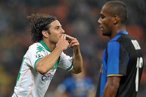 Tor in Mailand: Claudio Pizarro (l.)