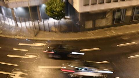 Mit 180 Sachen und unter Drogen raste der 24-Jährige in Richtung München. (Symbolbild)