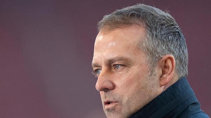 Hansi Flick hat bei Triplesieger FC Bayern nach den großen Erfolgen der vergangenen Saison keine gesunkene Gier festgestellt.