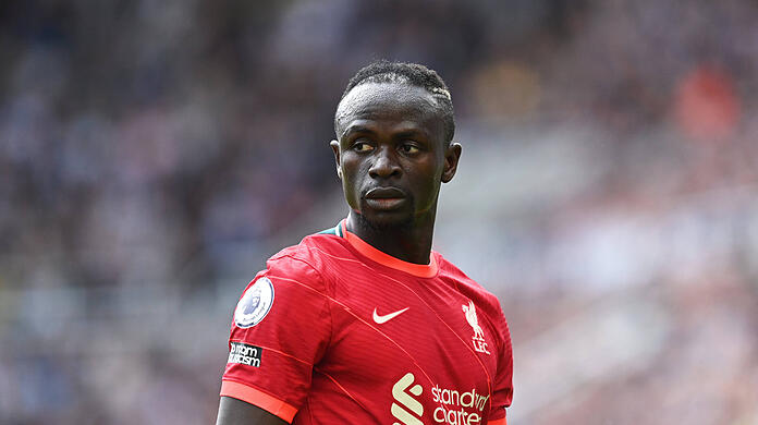 Von den "Reds" zu den "Roten"? Sadio Mané vom FC Liverpool soll kurz vor einem Wechsel zum  FC Bayern  stehen.