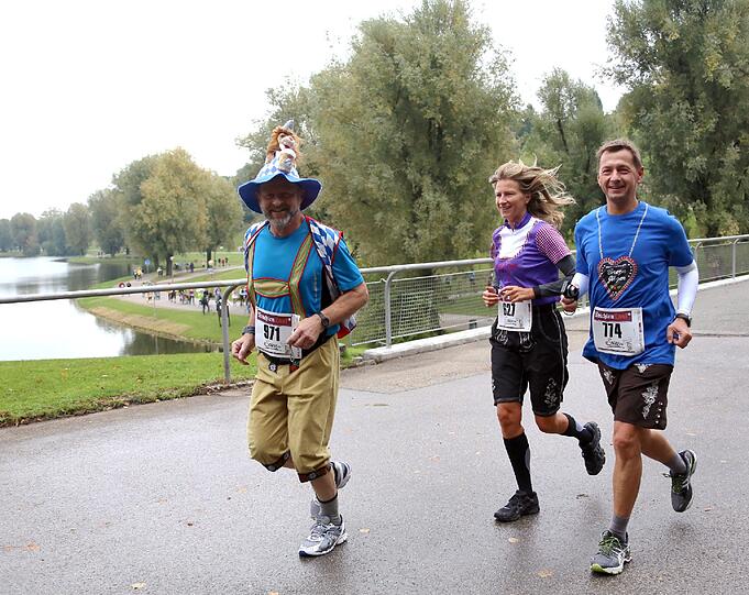 Allzu ernst nimmt den trachtenlauf keiner.
