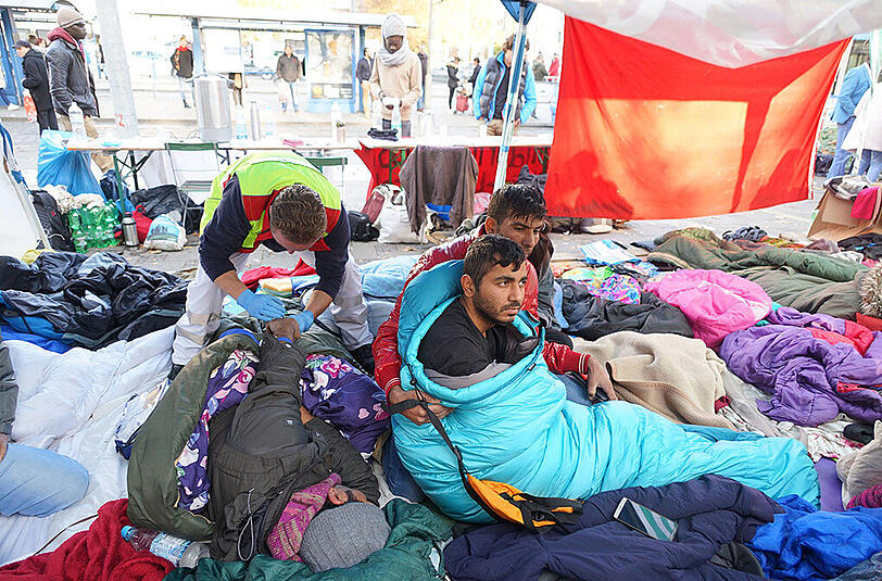 Bilder vom Freitag: Das Flüchtlingslager am Sendlinger Tor.