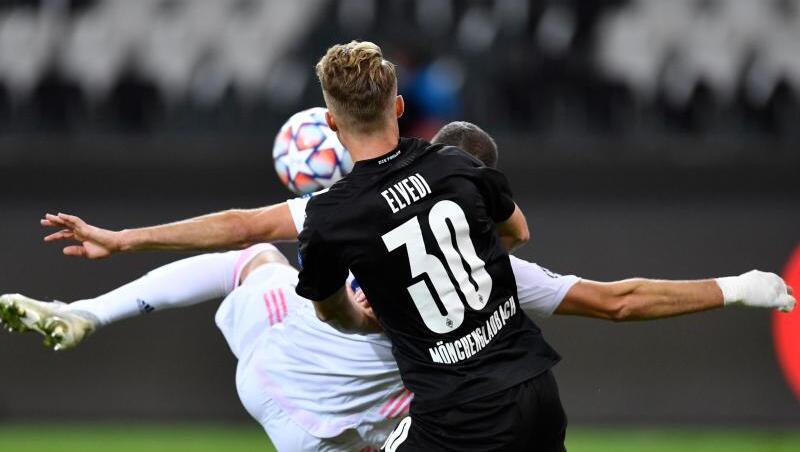 Karim Benzema (verdeckt) brachte Real Madrid mit seinem Tor wieder zurück ins Spiel. Karim Benzema (verdeckt) brachte Real Madrid mit seinem Tor wieder zurück ins Spiel.