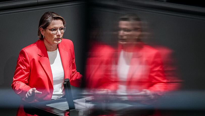 Justizministerin Stefanie Hubig (SPD) arbeitet an einem Gesetz zum Schutz vor digitaler Gewalt.