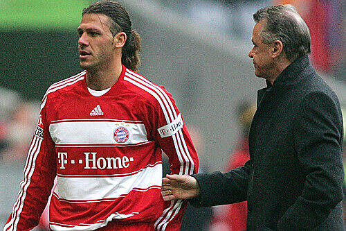 Bayern-Coach Hitzfeld wirft Demichelis raus.