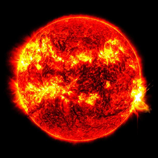 Innerhalb der Phase maximaler Sonnenaktivität sind die Chancen gut, farbenfrohe Polarlichter über der Erde zu sehen. Innerhalb der Phase maximaler Sonnenaktivität sind die Chancen gut, farbenfrohe Polarlichter über der Erde zu sehen.