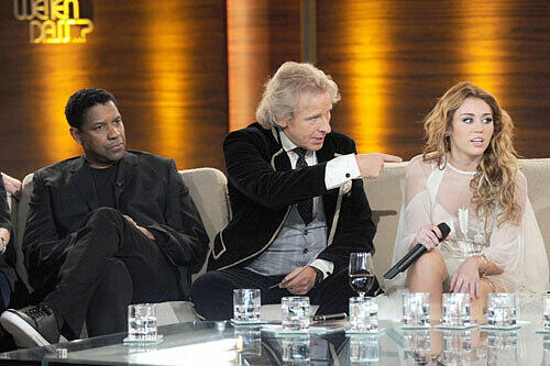 Denzel Washington und Miley Cyrus auf der Couch bei Thomas Gottschalk