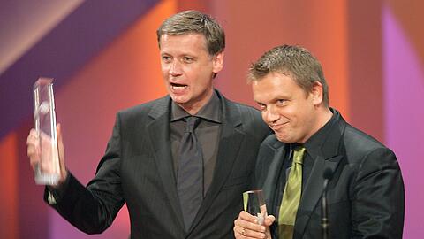 Wegen eines Witzes, den Hape Kerkeling (r.) 2014 über Günther Jauch gemacht hat, musste der Entertainer nun in Hamburg vor Gericht aussagen.
