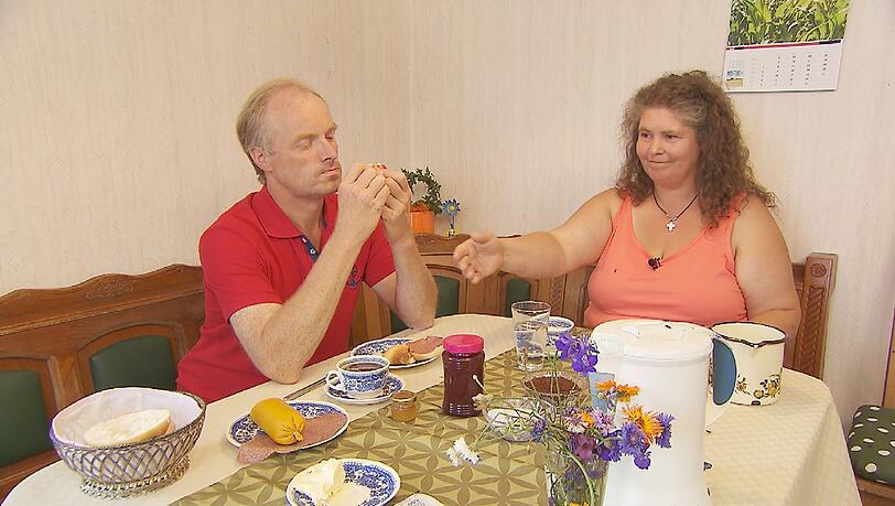 Schock für Petra (46). Beim Frühstück nimmt Norbert (50) so gar keine Rücksicht auf sie.