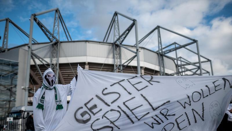 Geisterspiele stellen für die Polizei einen erheblichen Mehraufwand dar. Geisterspiele stellen für die Polizei einen erheblichen Mehraufwand dar.