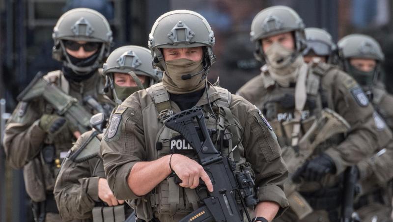 Spezialkräfte nahmen die beiden Ex-Soldaten fest - einen davon in München.