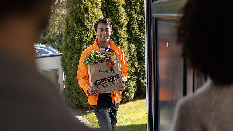 Der deutsche Online-Supermarkt Knuspr liefert frische und hochwertige Lebensmittel innerhalb von drei Stunden direkt nach Hause.