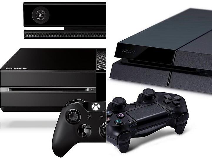 Links die Xbox One, rechts Sonys Playstation 4