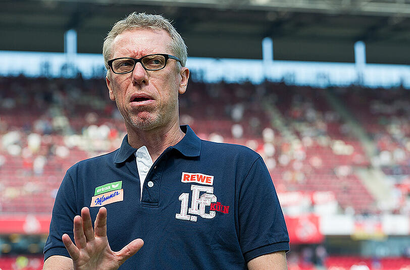 "Ich habe dem Linienrichter meine Brille angeboten. Aber auch das hat er nicht gesehen." (Trainer Peter Stöger vom 1. FC Köln nach dem Handtor von Hannovers Leon Andreasen zum 1:0-Sieg von 96)