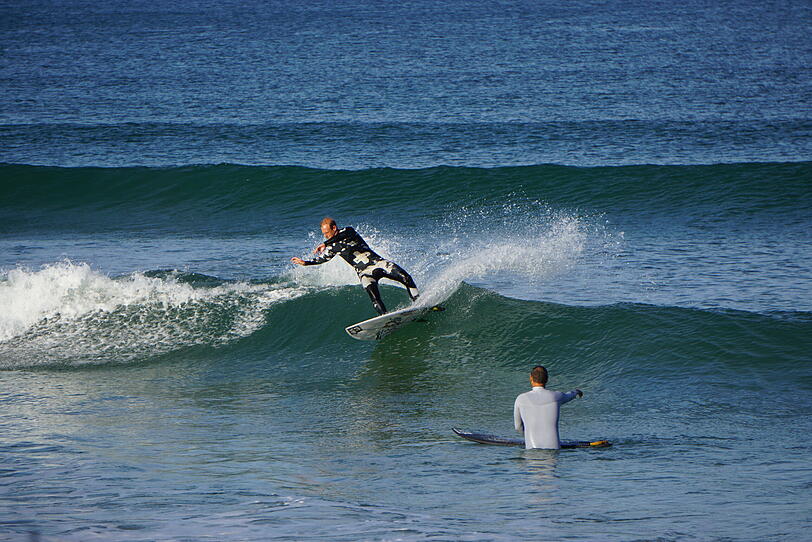 "Surfen ist definitiv kein einfacher Sport", sagt Yoyo Terhorst. Der Münchner war früher Profi. "Surfen ist definitiv kein einfacher Sport", sagt Yoyo Terhorst. Der Münchner war früher Profi.