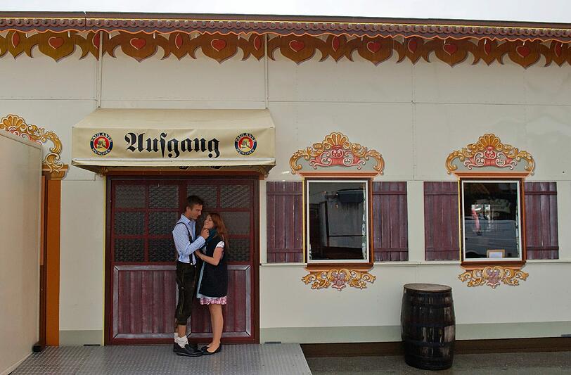 Endlich ist es wieder soweit: München und die Welt feiert die Wiesn 2011. Die besten Bilder des ersten Tages.