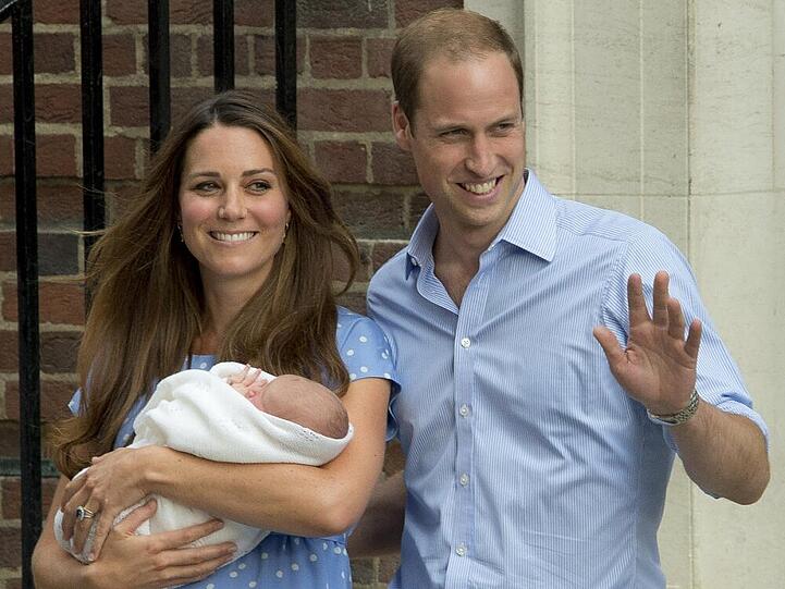 Happy End im zweiten Anlauf: Herzogin Catherine und Prinz William mit Söhnchen George