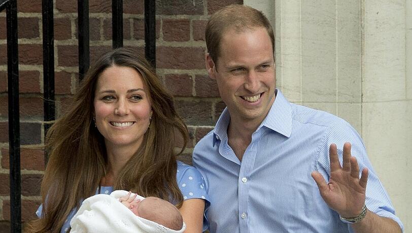 Happy End im zweiten Anlauf: Herzogin Catherine und Prinz William mit Söhnchen George Happy End im zweiten Anlauf: Herzogin Catherine und Prinz William mit Söhnchen George