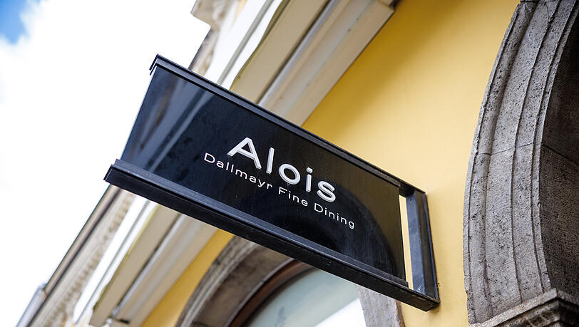 Das "Alois - Dallmayr Fine Dining" hat zwei Sterne bekommen. Das "Alois - Dallmayr Fine Dining" hat zwei Sterne bekommen.