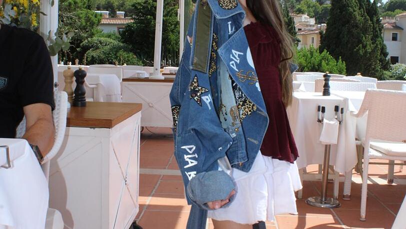 Obacht, Heidi Klum, jetzt gibt es Konkurrenz durch Sophia Cordalis. Obacht, Heidi Klum, jetzt gibt es Konkurrenz durch Sophia Cordalis.