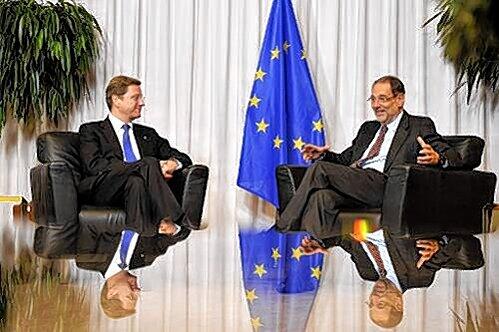 Der erste Auftritt auf internationaler Bühne: Außenminister Guido Westerwelle beim EU-Gipfel in Brüssel mit dem EU-Außenbeaufragten Javier Solana.