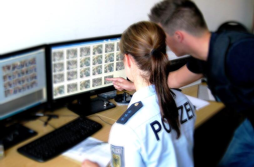 Mit den gesicherten Aufnahmen erstellten Ermittler der Bundespolizei das Fahndungsfoto für die polizeiinterne Fahndung. (Symbolbild).