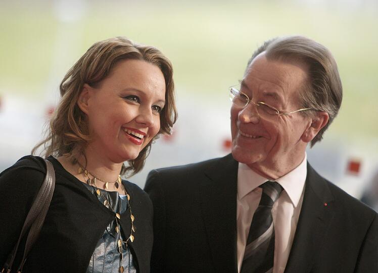 Franz Münterfering (73) mit seiner Michelle (33). Foto: Rolf Vennenbernd