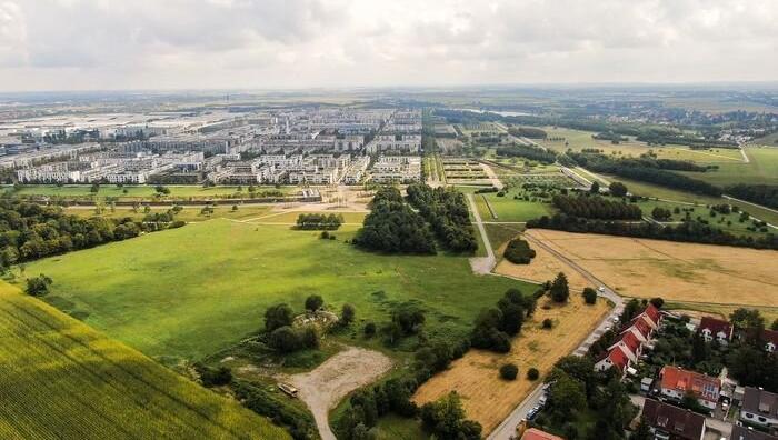 Aus diesem Acker in München soll eine Siedlung werden.