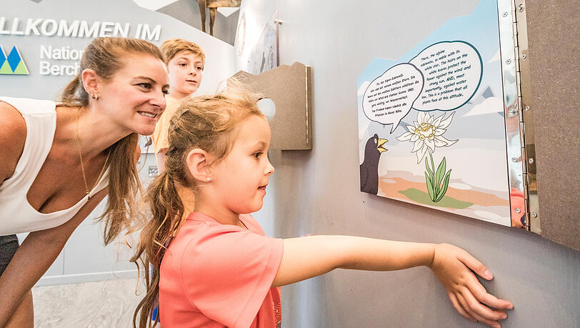 In der interaktiven Ausstellung des Nationalparks Berchtesgaden in der Bergstation erlebt man Flora & Fauna hautnah. In der interaktiven Ausstellung des Nationalparks Berchtesgaden in der Bergstation erlebt man Flora & Fauna hautnah.