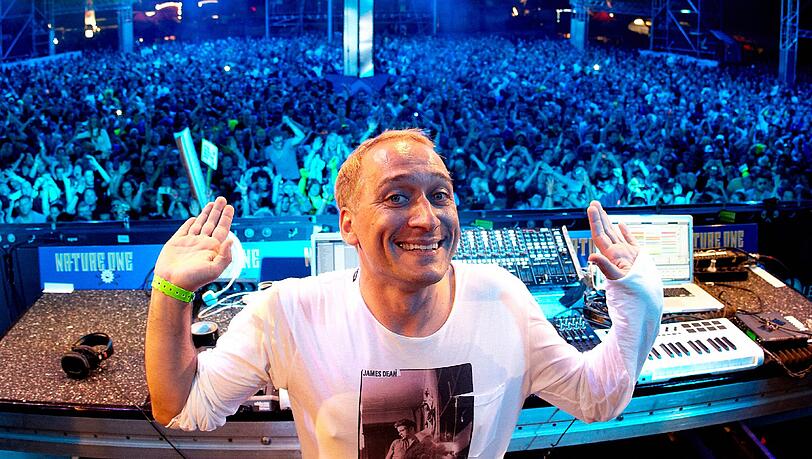 Paul van Dyk. Wir sind doch nicht alle wir. Paul van Dyk. Wir sind doch nicht alle wir.